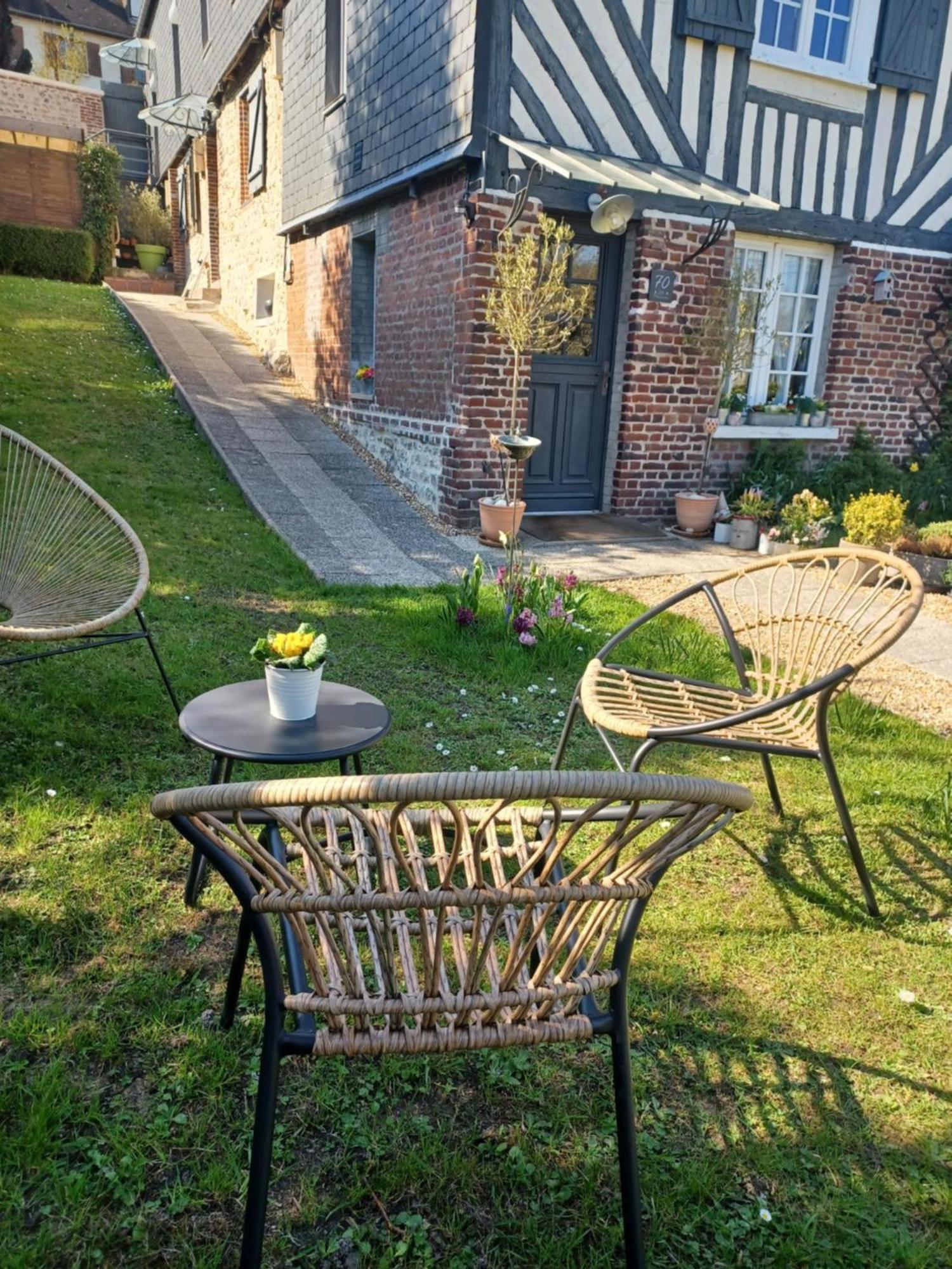 Les Pommiers Bed & Breakfast Honfleur Exterior foto
